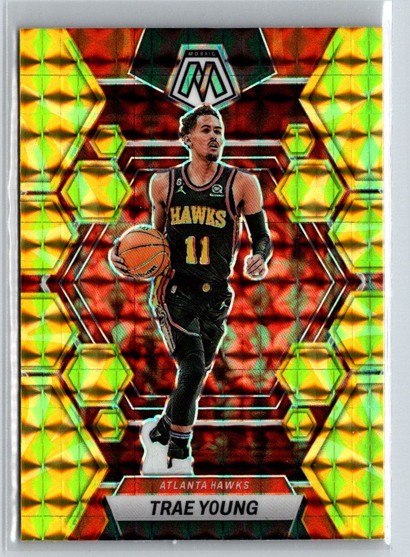 2022-23 Panini Mosaic #8 Trae Young Reactive Yellow L37