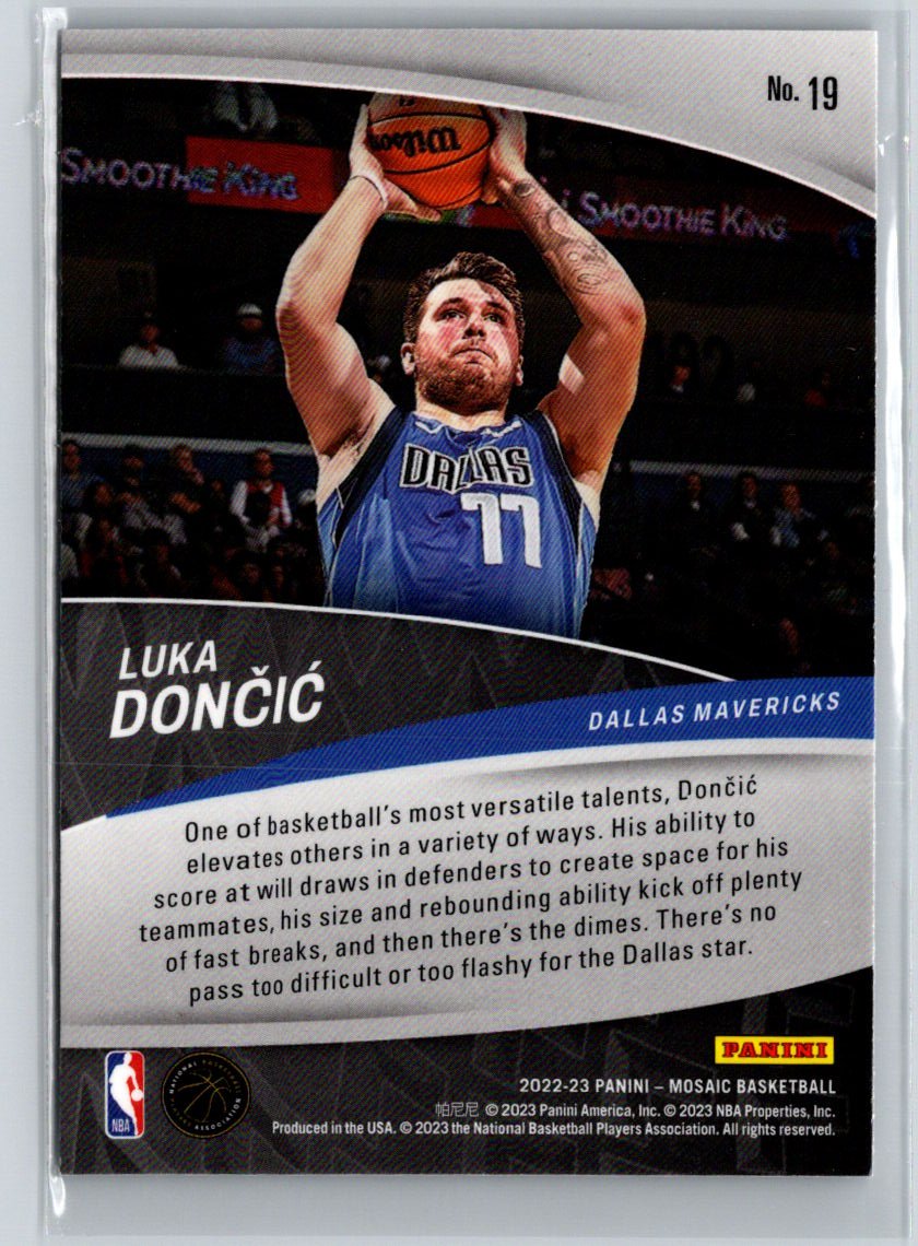 2022-23 Panini Mosaic #19 Luka Doncic Elevate L50