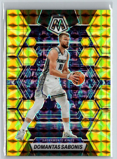2022-23 Panini Mosaic #65 Domantas Sabonis Reactive Yellow L52