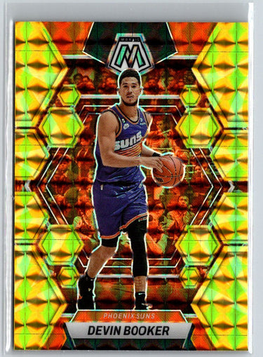 2022-23 Panini Mosaic #30 Devin Booker Reactive Yellow L53