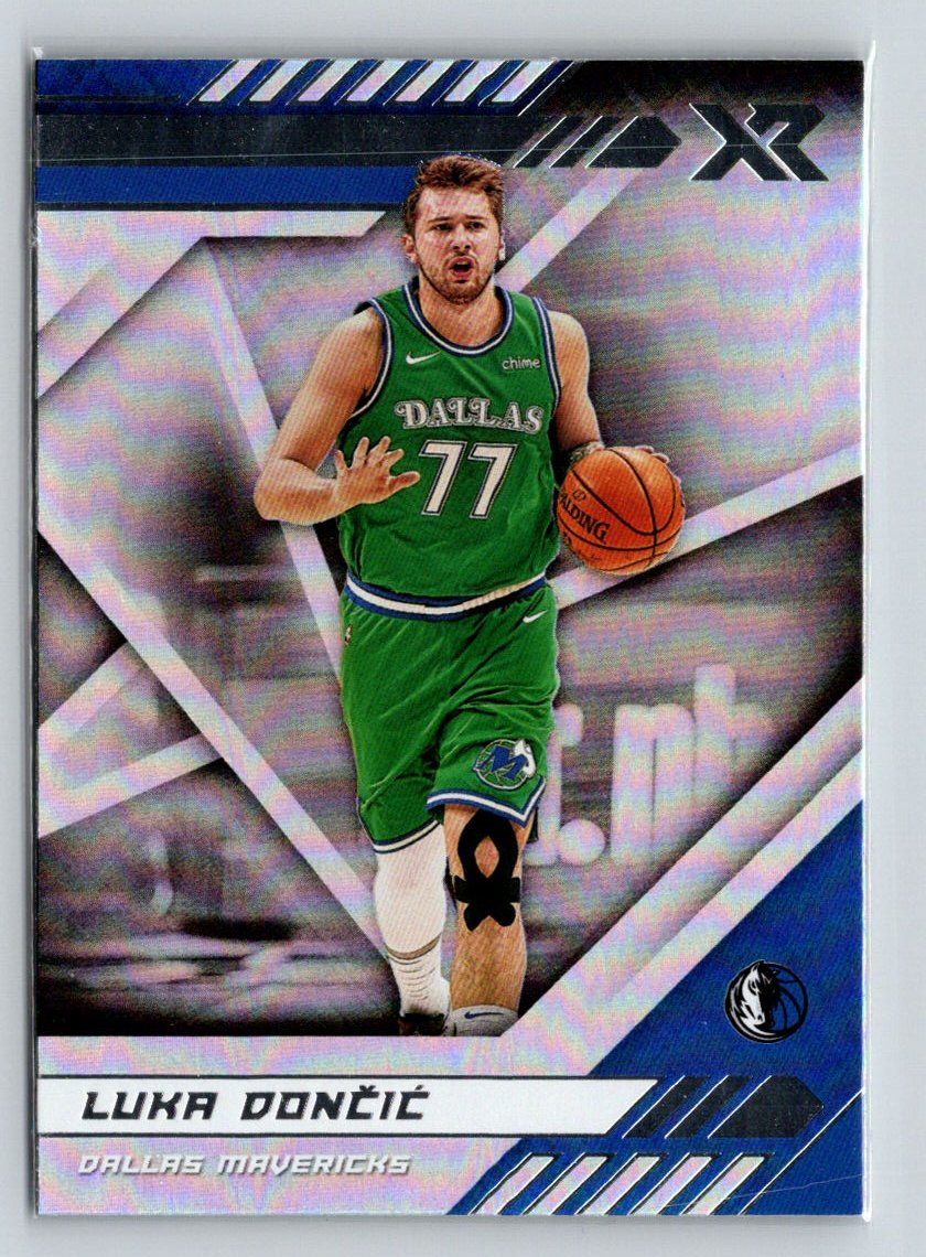 2020-21 Panini Chronicles #300 Luka Doncic X42